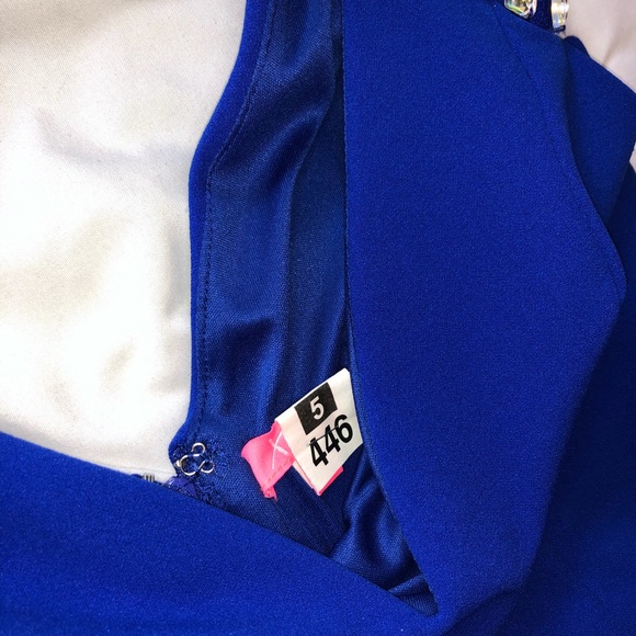 Short dress - Picture 6 of 7